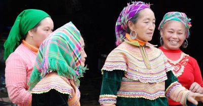  Kathryn Mark Cycling on the  tour with redspokes